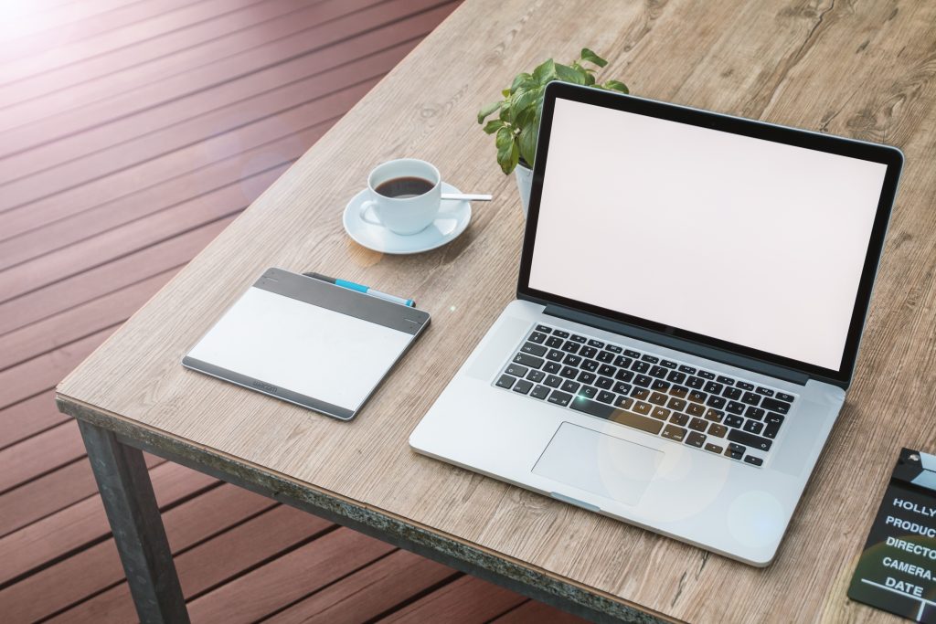 laptop 2443049 cropped